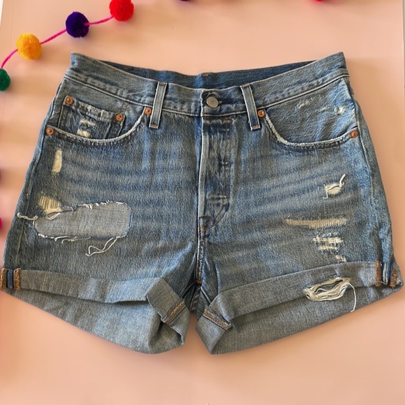 Levi’s Boyfriend Denim Shorts - Picture 2 of 9